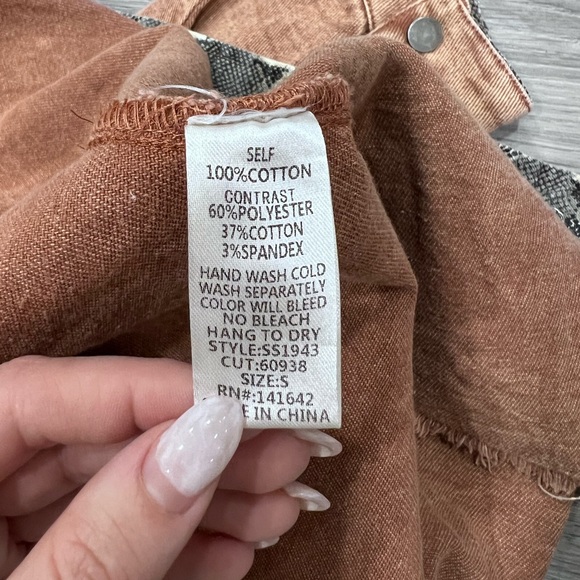 Button down snake print shirt - Picture 8 of 8